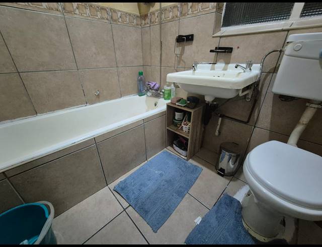 2 BEDROOM FLAT FOR SALE IN THREE RIVERS